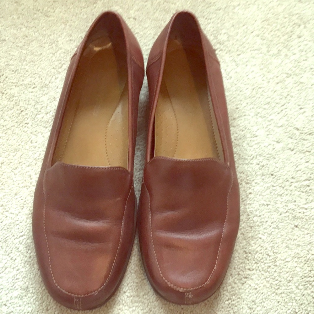 Gently Preowned Naturalizer Flats